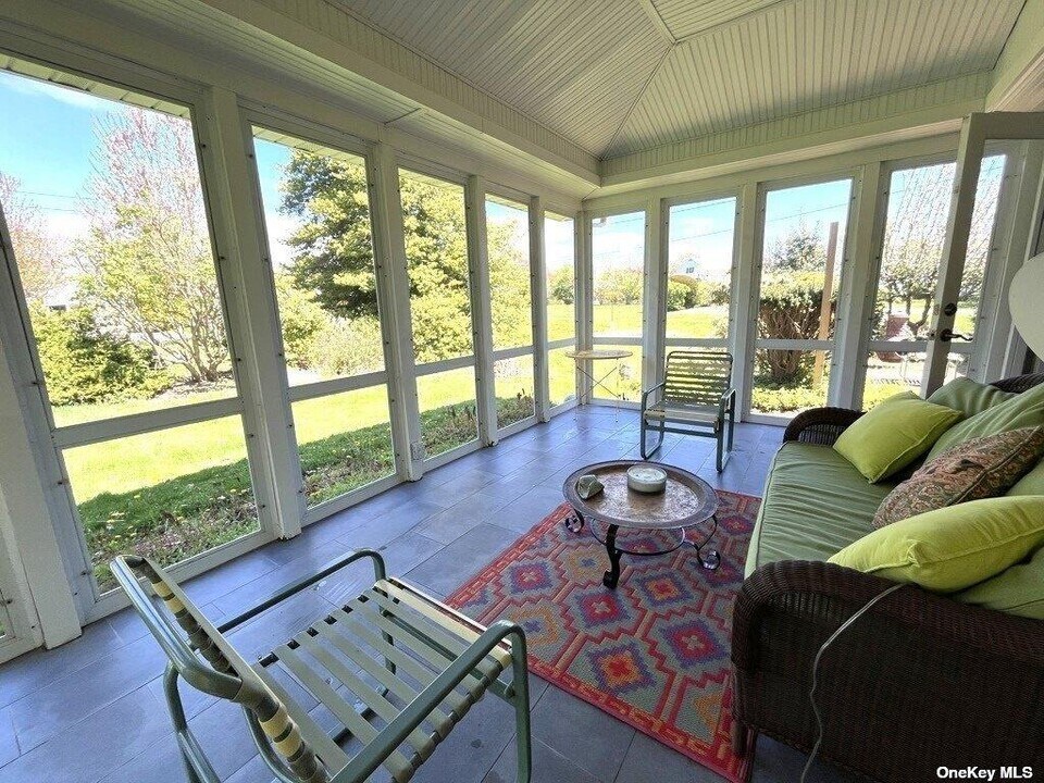 400 Hill Rd in Southold, NY - Building Photo