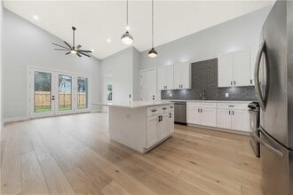 1210 Brentwood St in Austin, TX - Building Photo - Building Photo