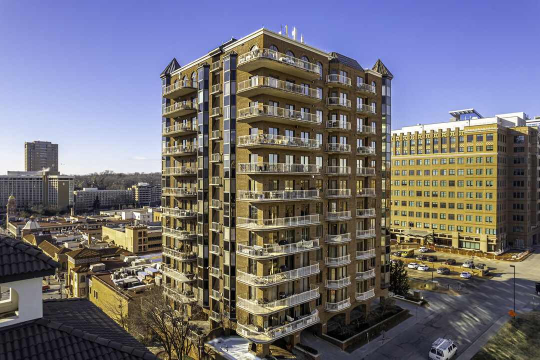 Townsend Place Condominiums in Kansas City, MO - Building Photo