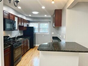 3233 W Olive Ave in Chicago, IL - Building Photo - Building Photo