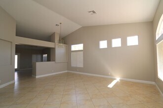 1761 Mt Tremblant Ave in Las Vegas, NV - Building Photo - Building Photo