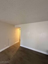 4941 Newport Cove Dr in Las Vegas, NV - Building Photo - Building Photo