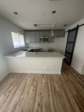 7948 Corona Rdg in San Antonio, TX - Building Photo - Building Photo