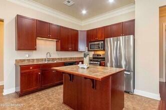 101 Tall Oaks Ln in Youngsville, LA - Building Photo - Building Photo