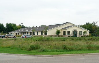 Autumn Trails of Rogers in Rogers, MN - Building Photo - Building Photo