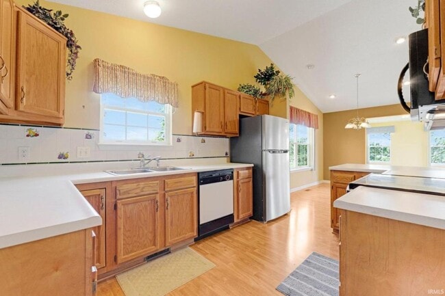 8928 Goshawk Ln in Fort Wayne, IN - Building Photo - Building Photo