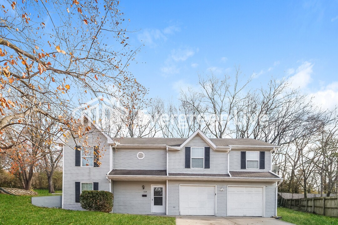 7229 Marsh Ave in Kansas City, MO - Building Photo