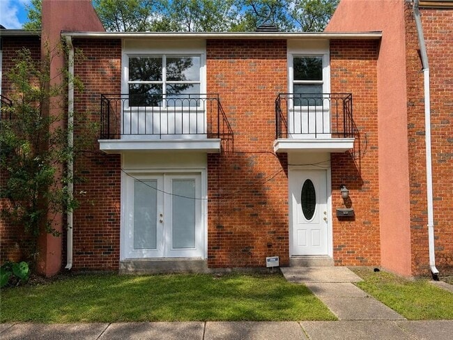 property at 7702 Belcrest Pl