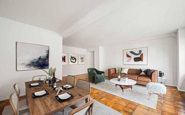 property at 220 W Rittenhouse Sq