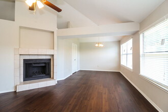 3702 Knights Bridge Dr in Rowlett, TX - Building Photo - Building Photo