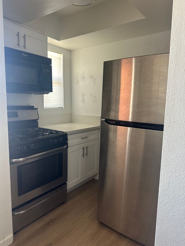 1137 N Louise St in Glendale, CA - Building Photo - Building Photo