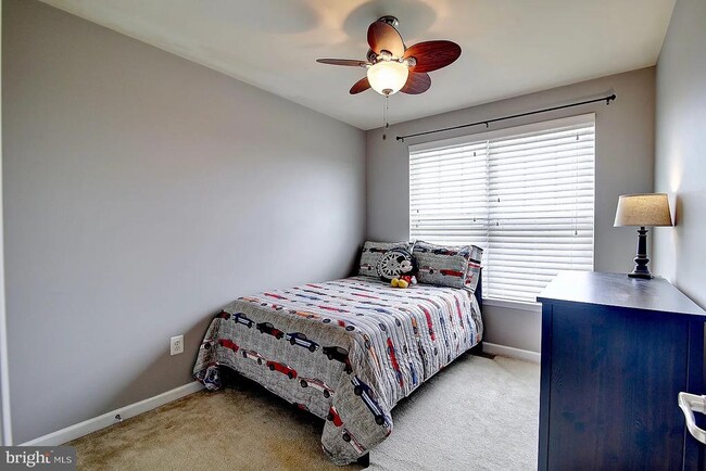 43893 Eastgate View Drive in Chantilly, VA - Building Photo - Building Photo