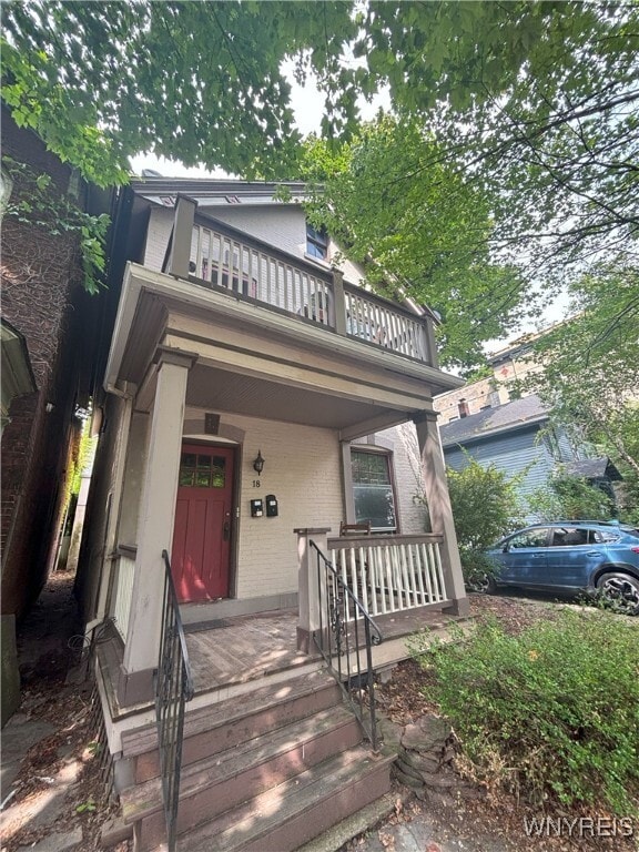 property at 18 Irving Pl