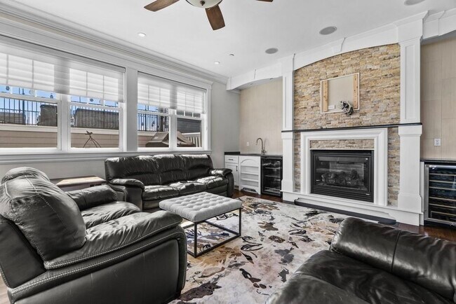 161 Tudor St, Unit 4A in Boston, MA - Foto de edificio - Building Photo