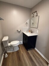 981 Yale Ave, Unit 2 in Mansfield, OH - Building Photo - Building Photo