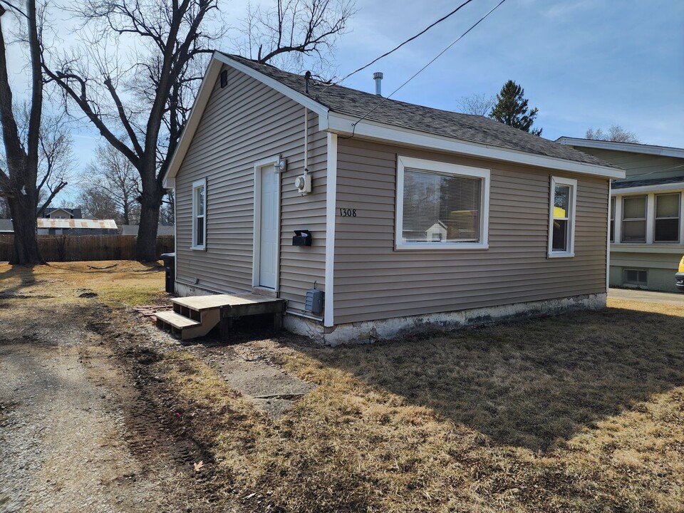 1308 Emma Ave in Des Moines, IA - Building Photo