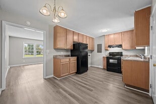 Caswell at Mill Creek in Jacksonville, NC - Building Photo