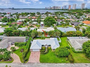 1206 Dolphin Rd in West Palm Beach, FL - Foto de edificio - Building Photo