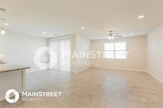 8708 S 69th Dr in Phoenix, AZ - Foto de edificio - Building Photo