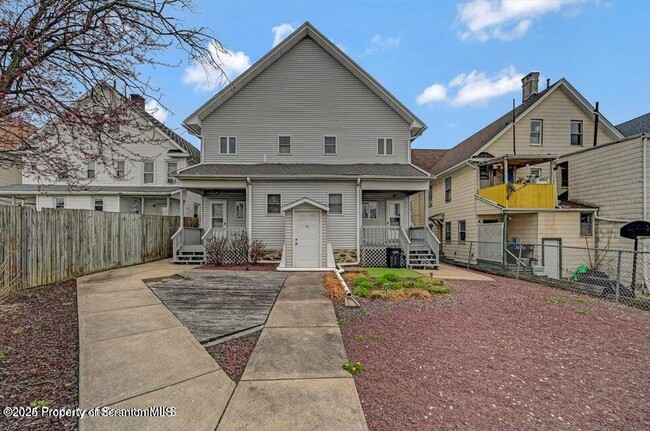 1605 Washburn St in Scranton, PA - Building Photo - Building Photo