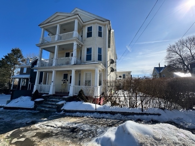 69 Seymour St in Waterbury, CT - Building Photo