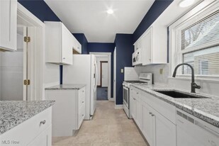 2003 E Midlothian Blvd in Boardman, OH - Building Photo