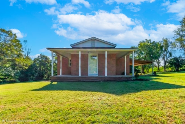 407 Christopher Dr in Burlington, NC - Foto de edificio - Building Photo