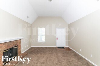 8491 Highland Glen Cir N in Memphis, TN - Foto de edificio - Building Photo