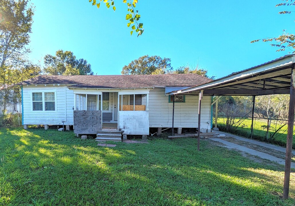 2309 7th St in Orange, TX - Building Photo