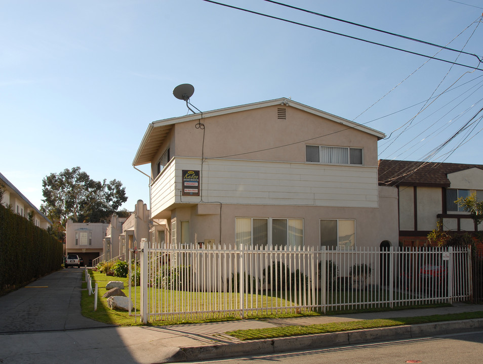 118 W Kelso St in Inglewood, CA - Building Photo