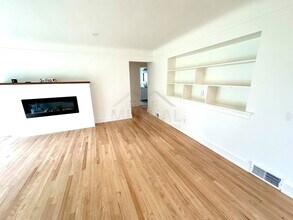 18346 Beverly Rd in Beverly Hills, MI - Building Photo - Building Photo