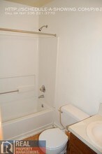1600 Oak Croft Ct in Winston-Salem, NC - Building Photo - Building Photo