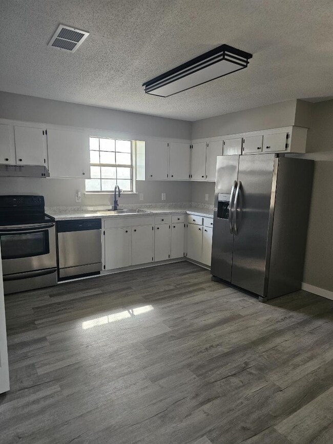 102 North St in Long Beach, MS - Building Photo - Building Photo