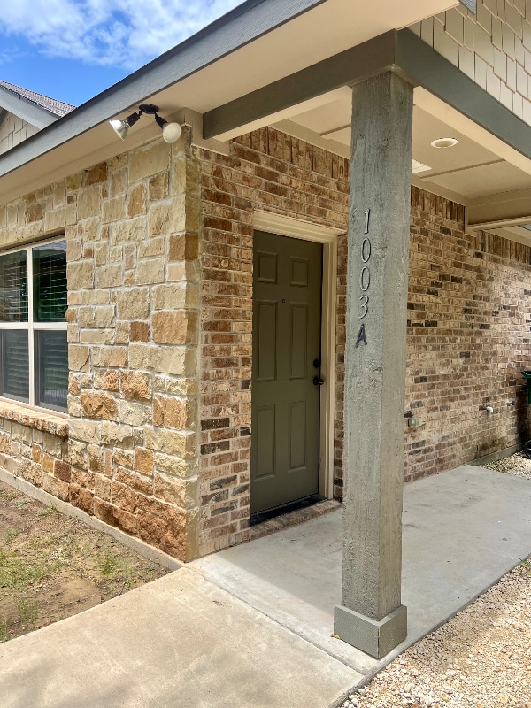 1003 W 2nd St in McGregor, TX - Building Photo - Building Photo