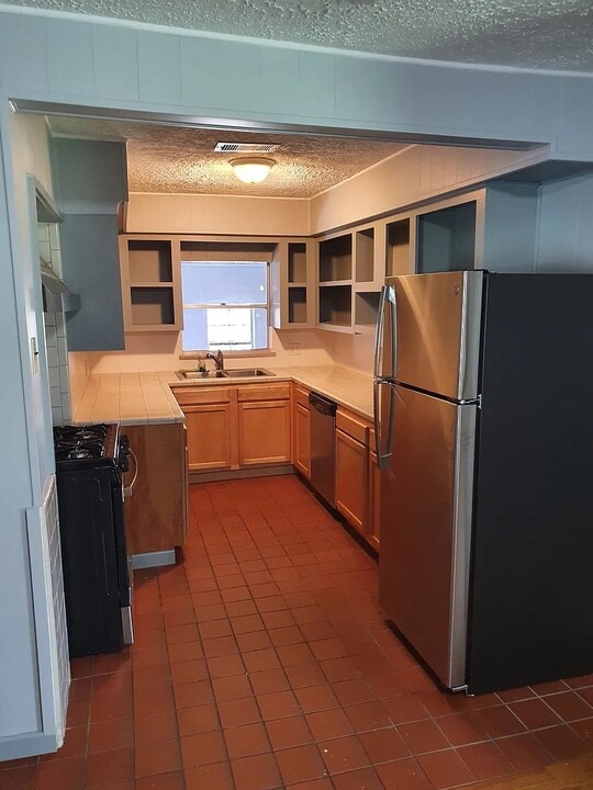 1126 W 22nd St in Houston, TX - Building Photo