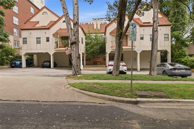 property at 706 W 22nd St