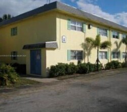 4160 NW 21st St in Lauderhill, FL - Building Photo - Building Photo