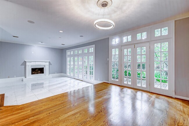 201 Vanderpool Ln