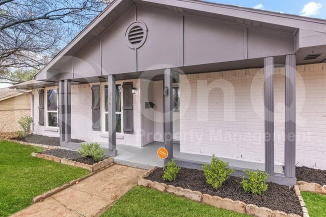 property at 306 Wildbriar Dr
