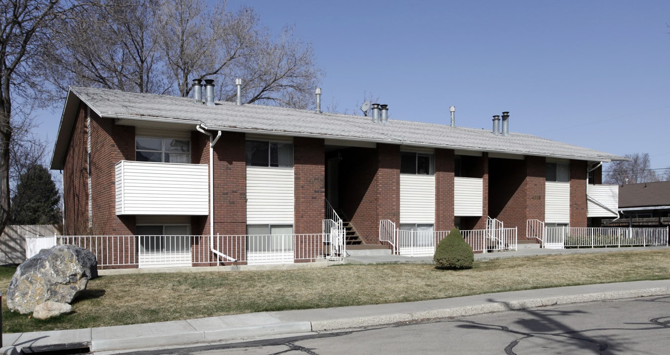 4618 S Locust Ln in Salt Lake City, UT - Foto de edificio