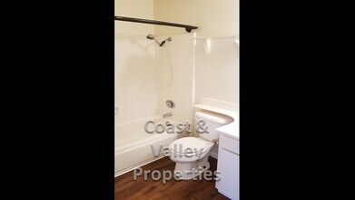 850 Howe Dr in Salinas, CA - Foto de edificio - Building Photo