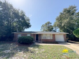 336 Victoria Ave NW in Fort Walton Beach, FL - Building Photo