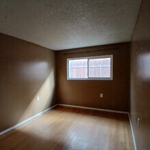 4849 54th St in San Diego, CA - Foto de edificio - Building Photo