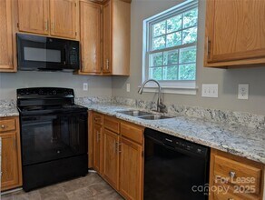 10002 Baxter Caldwell Dr in Charlotte, NC - Building Photo - Building Photo