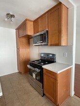 1056 Elm Ave, Unit 6 in Glendale, CA - Building Photo - Building Photo