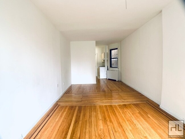 property at 414 E 58th St