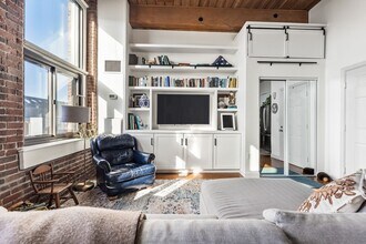 320 W 2nd St in Boston, MA - Building Photo - Building Photo