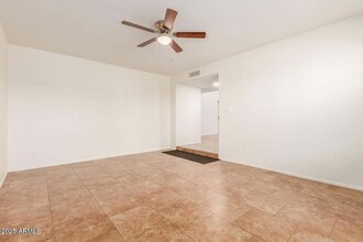 14413 N 91st St, Unit 1R in Scottsdale, AZ - Building Photo - Building Photo