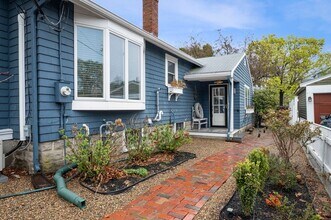 13 Roosevelt Ave in Marblehead, MA - Building Photo - Building Photo