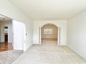 889 Holbrook Dr in Newport News, VA - Building Photo - Building Photo
